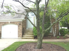 Building Photo - 265 Willow Pkwy