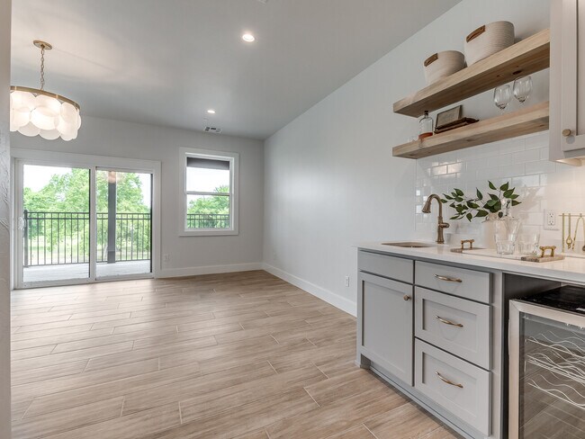 Foto del edificio - 317 SW 13th St