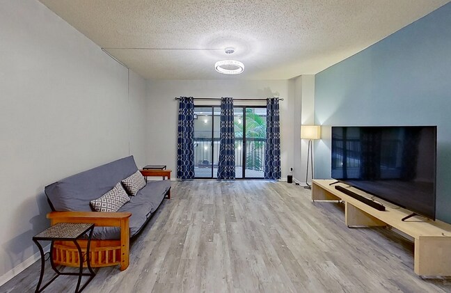 Foto del edificio - 661 Bering Dr