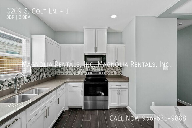 Foto del edificio - 3209 S Colt Ln