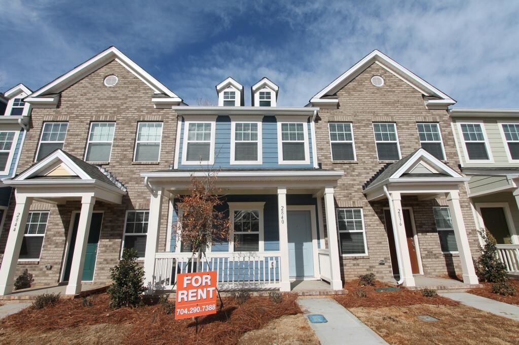 2840 Grace Green Court, Pineville, NC 28134 Townhome Rentals in