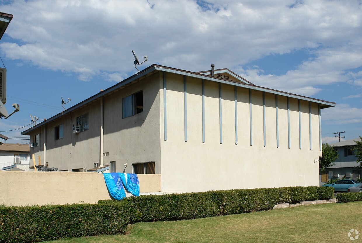 Foto del edificio - 567 Penrose Dr
