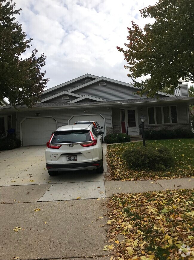 Emerald Hills Houses for Rent with a Garage Madison, WI 1 Homes
