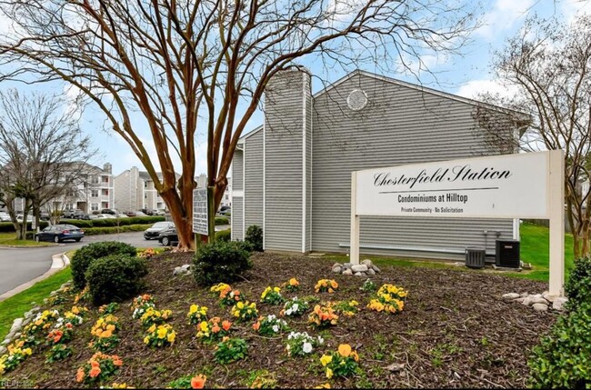 Building Photo - Open Floor Plan 2BR Condo at Hilltop!