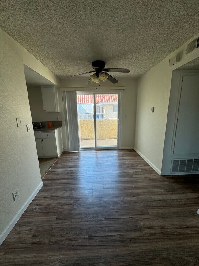 Building Photo - 17762 Paseo Cir