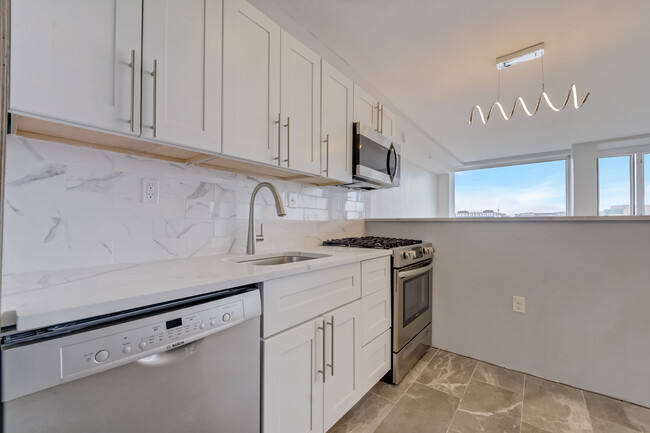 Brand new kitchen, quartz countertop - 1101 3rd St SW