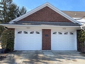 Building Photo - 54223 E Annsbury Cir