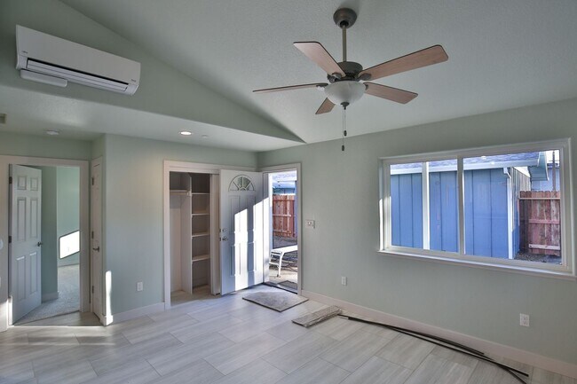 Foto del edificio - 35 1/2 Oak Ave