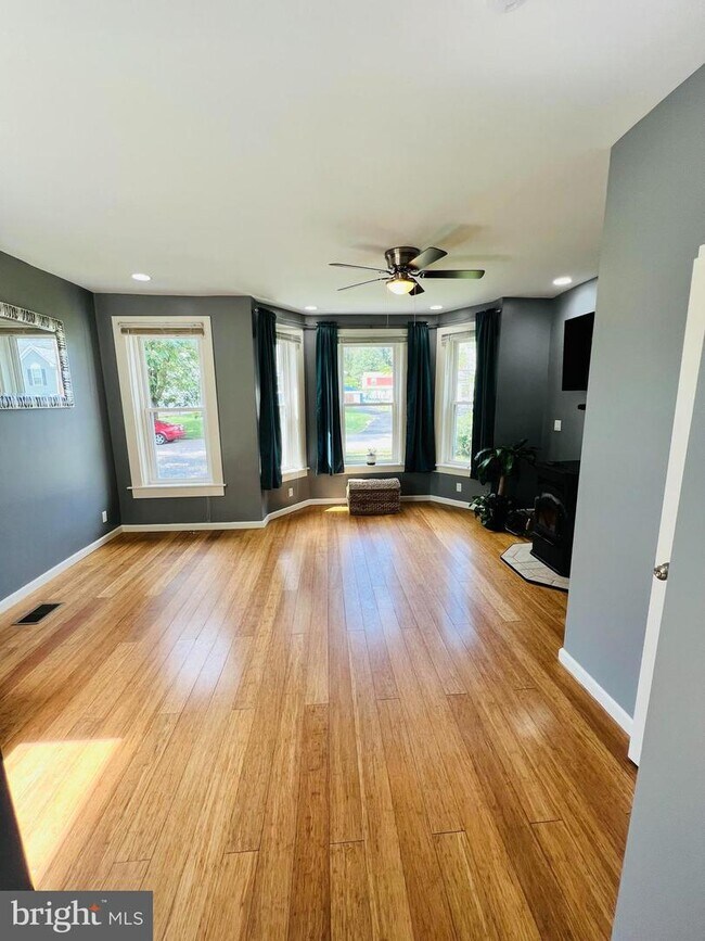 Foto del edificio - 7131 Walnut Ave