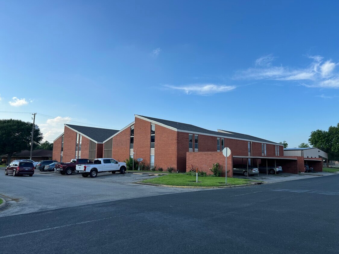 303 Calhoun Exterior - Whispering Oaks Apartment Homes El Campo