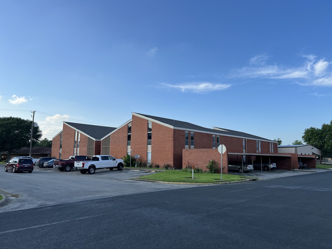 303 Calhoun Exterior - Whispering Oaks Apartment Homes El Campo
