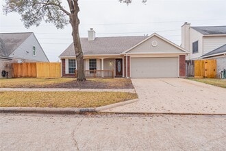 Building Photo - 8926 Sunny Point Dr