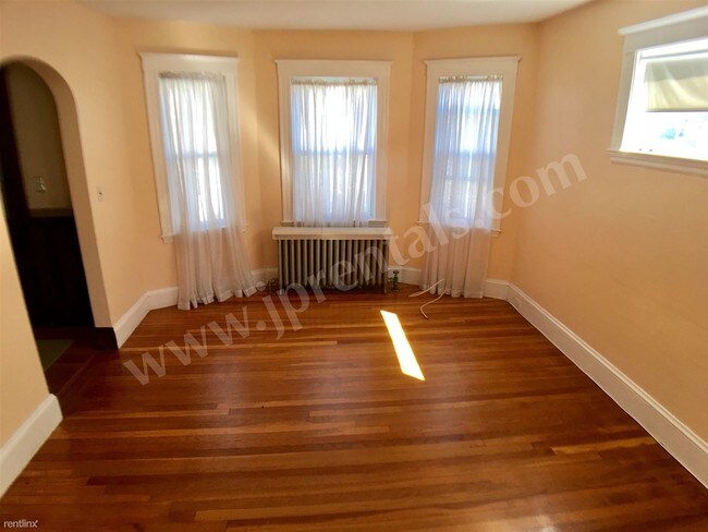 Building Photo - 243 Beech St