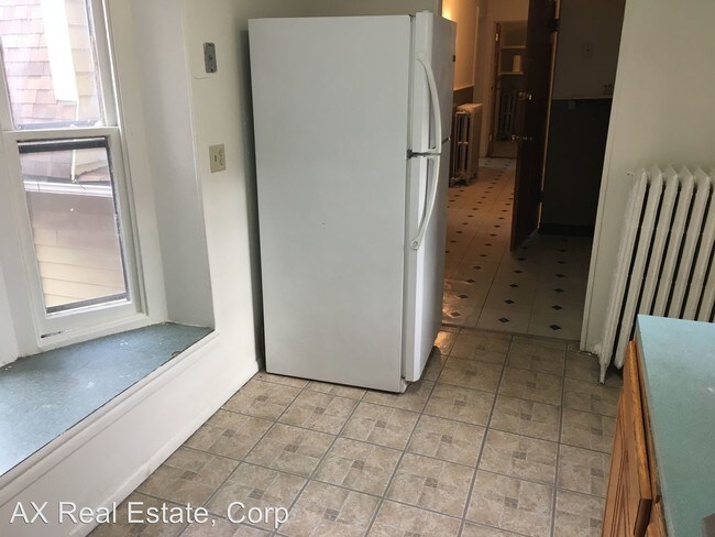 Building Photo - 492 Van Cortlandt Park Ave