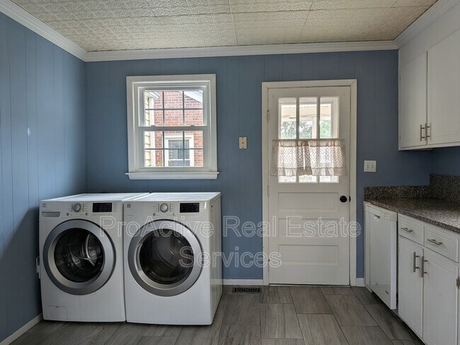 Foto del edificio - 9421 Phillip Ave