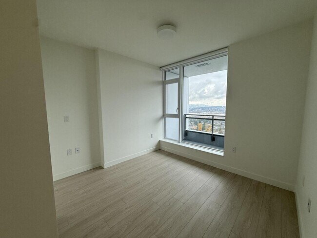 Building Photo - 13675-1107A 107A Ave