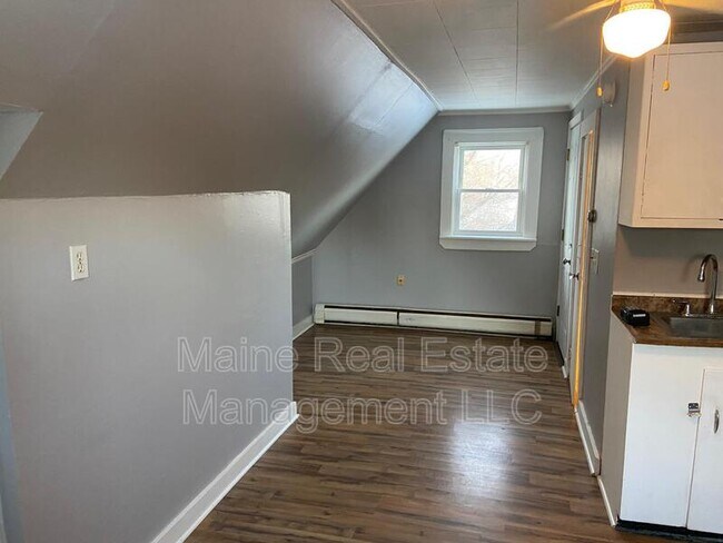 Building Photo - 277 Brunswick St
