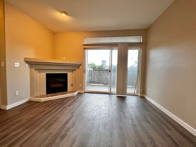 Foto del edificio - 2 bed 2 bath condo off Harmony in Fort Collins!