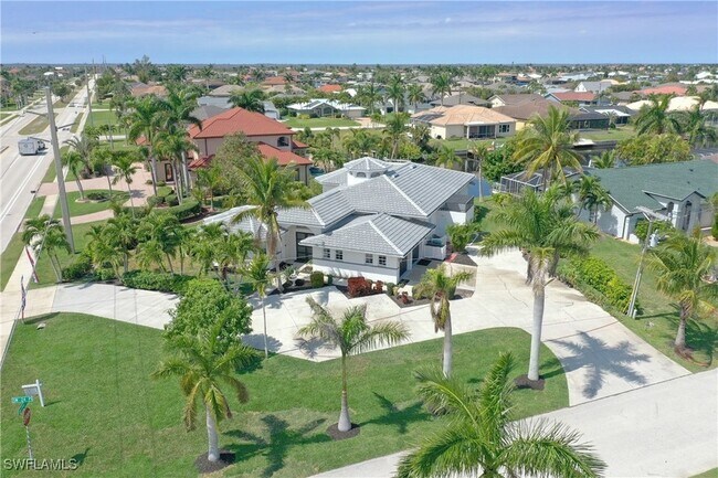 Foto del edificio - 2417 Cape Coral Pkwy W