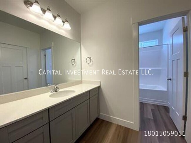 Building Photo - 947 W Coral Charm Wy