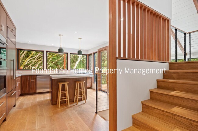 Foto del edificio - 3 br, 3 bath House - 842 Autumn Lane
