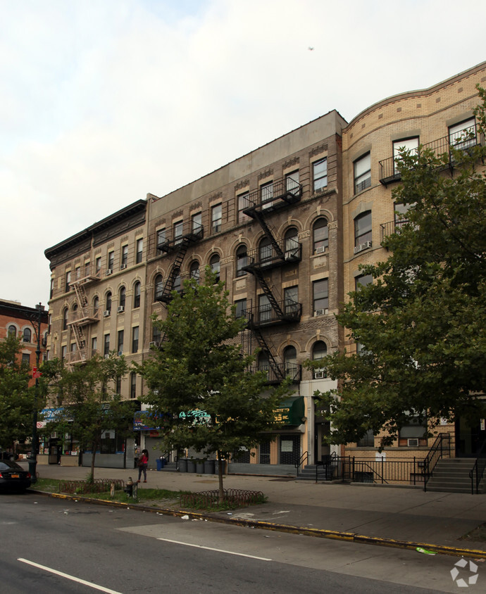 Building Photo - 65 Lenox Ave