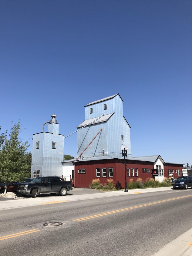 415 Broadway Ave N, Red Lodge, MT 59068 House Rental in Red Lodge, MT