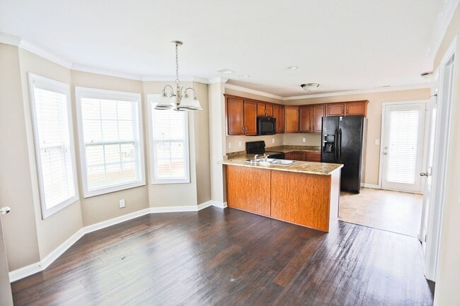 Building Photo - 315 Sam Houston Cir