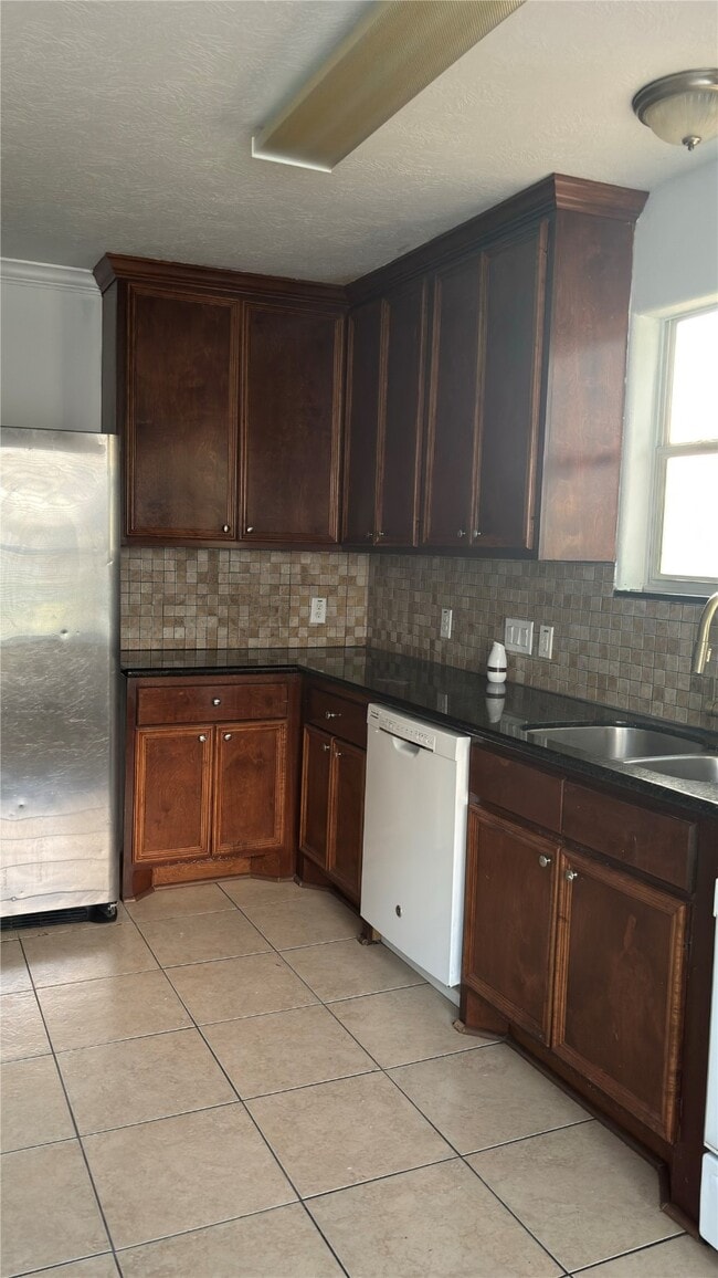 Building Photo - 4911 Oleander St