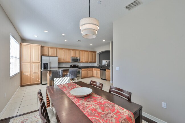 Building Photo - 10144 Arbor Run Dr