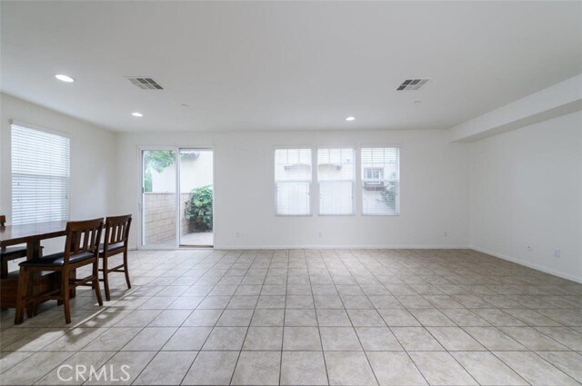 Building Photo - 8635 Cava Dr