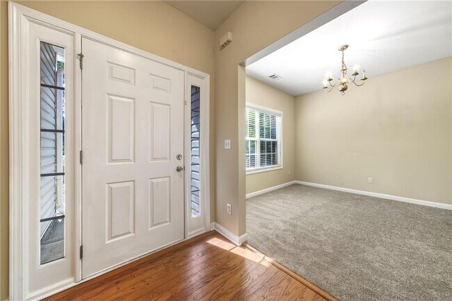 Foto del edificio - 4750 Ferncrest Pl