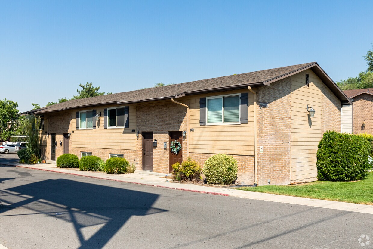 Foto principal - Bristle Pines Apartments