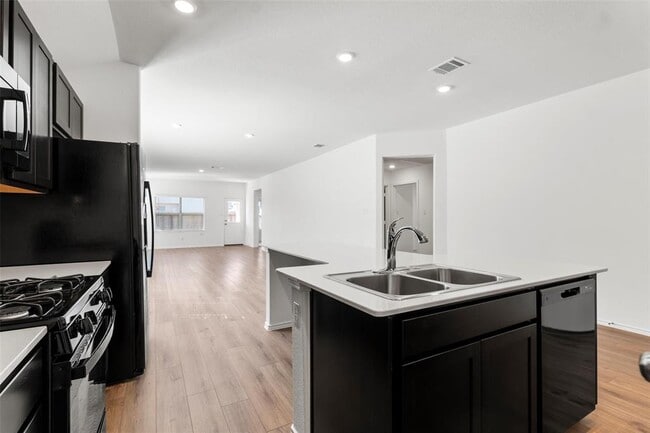 Building Photo - 625 Waterway Ave