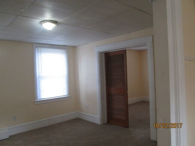 Building Photo - 263 2nd St