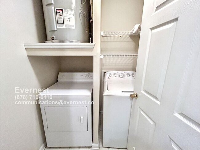 Foto del edificio - 2700 Pine Tree Rd NE
