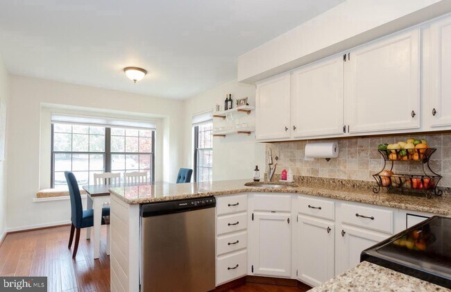 Building Photo - 268 Walnut Springs Ct