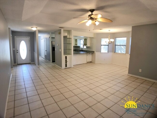 Building Photo - Beautiful 3 Bedroom Home in Shalimar!