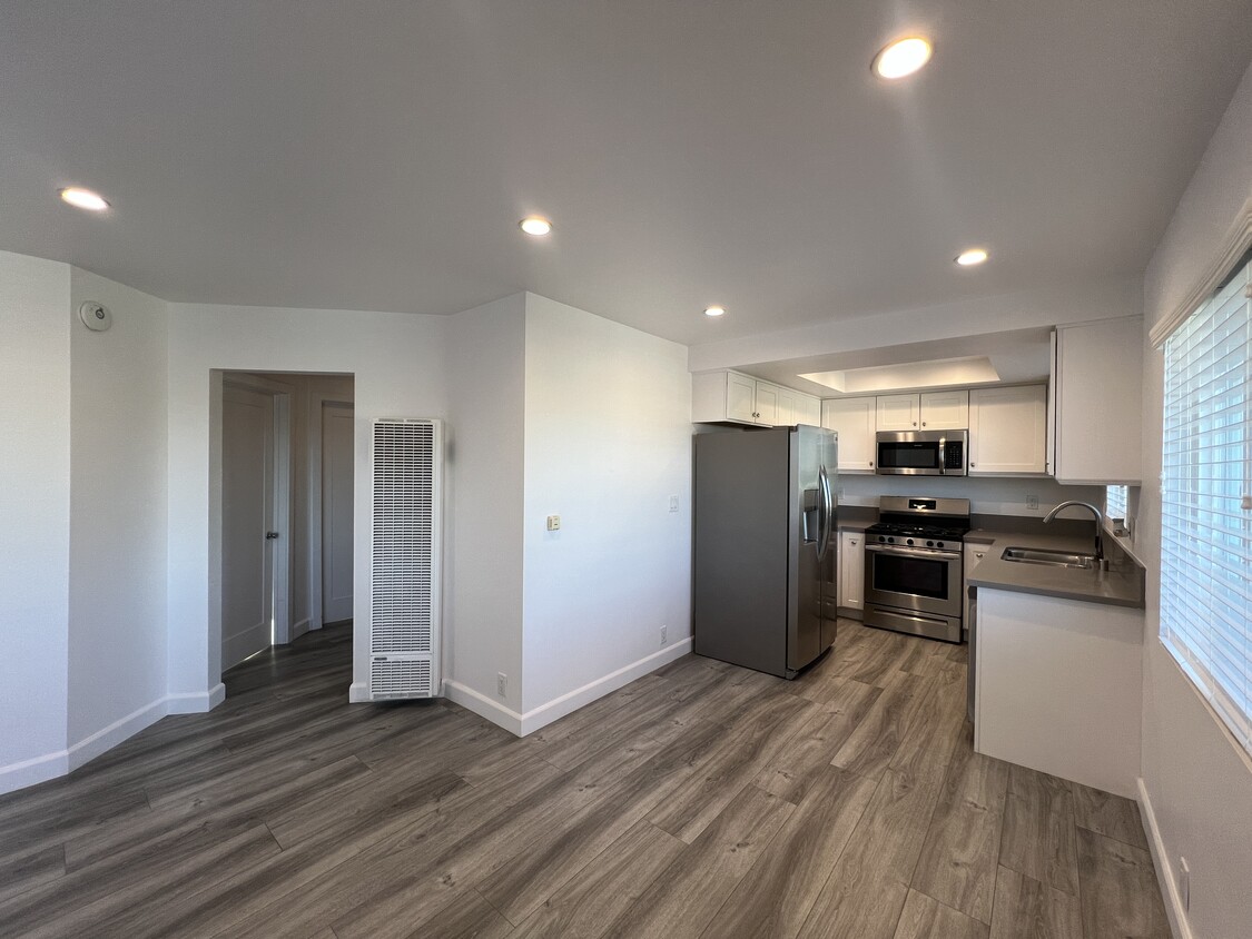 Foto principal - 1639 W 205th St