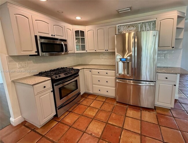 Building Photo - 12620 SW 114th Ave