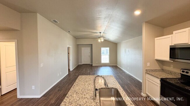 Foto del edificio - 2033 Kenwood Ave