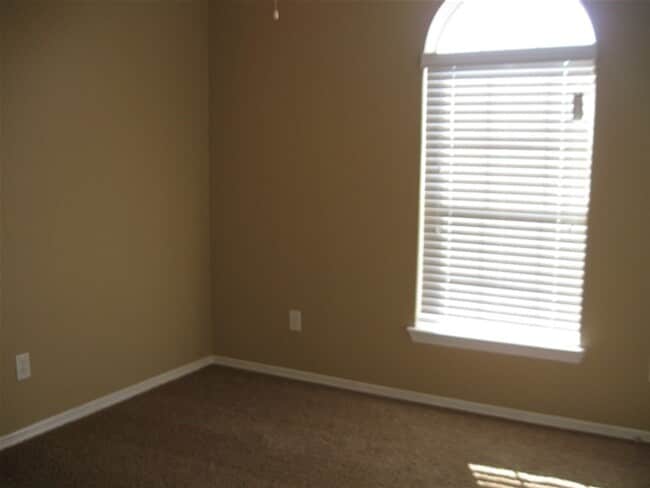 Building Photo - 202 Splintered Arrow Dr