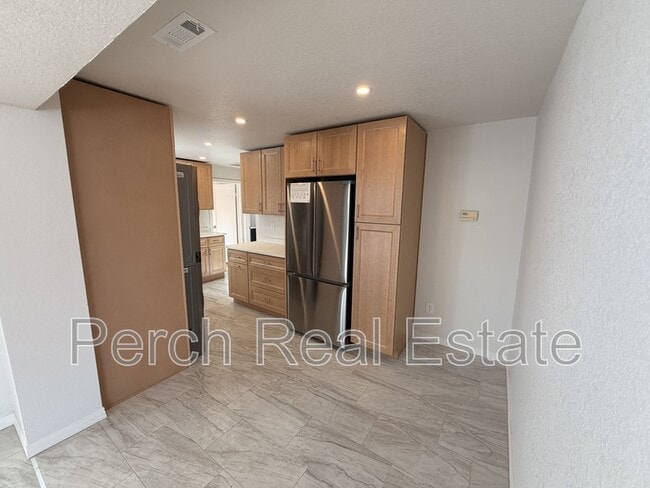 Foto del edificio - 105 S Kendall St