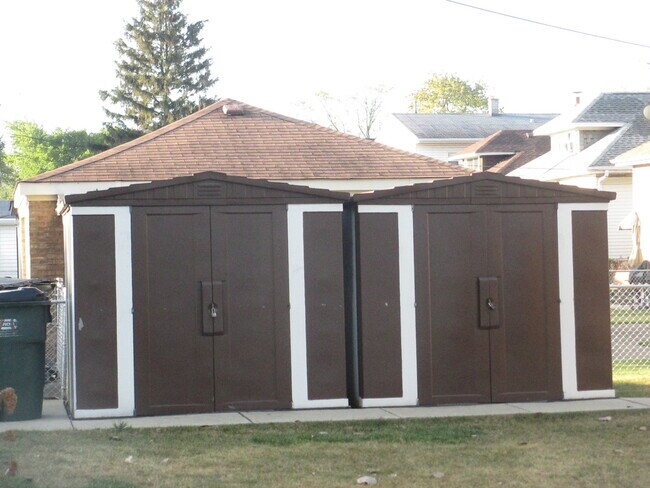 Foto del edificio - 2047 73rd Ave