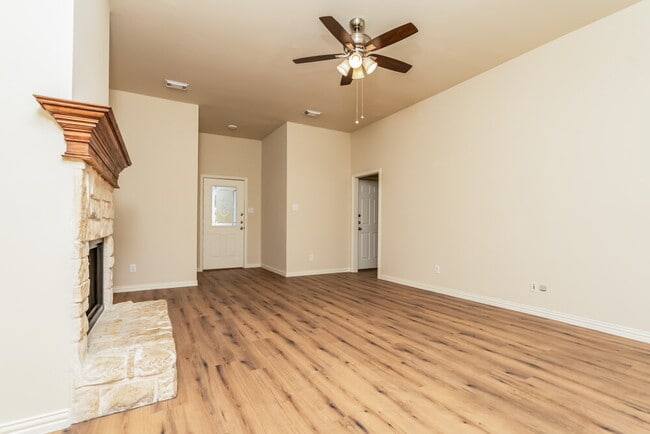 Building Photo - 211 Dove Meadows Ln