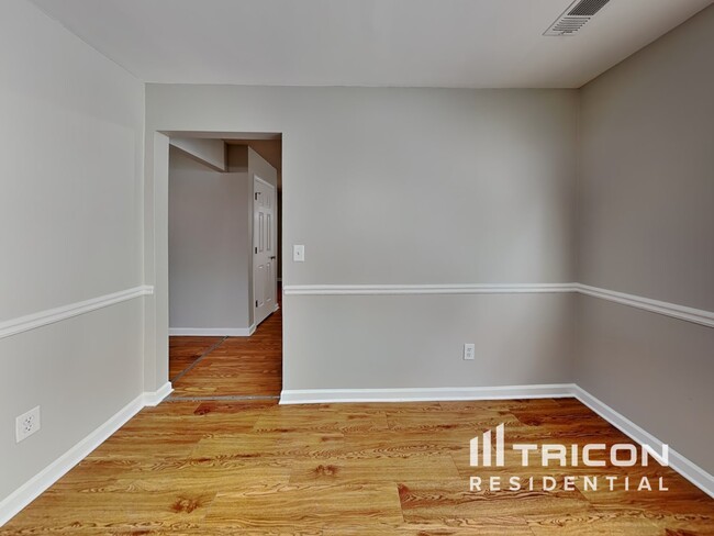 Foto del edificio - 3240 Mineral Ridge Ct