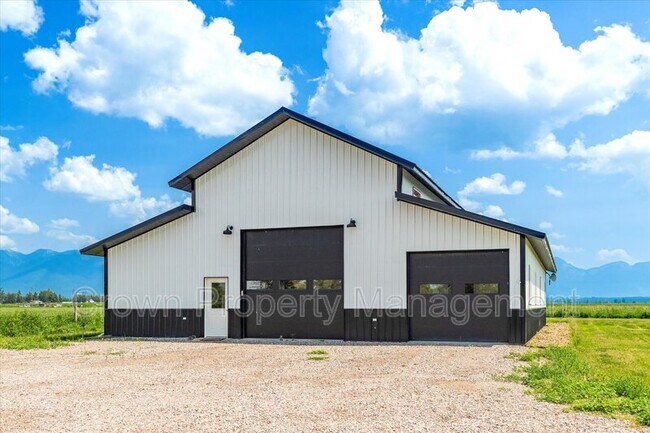 Building Photo - 2403 Lower Valley Rd