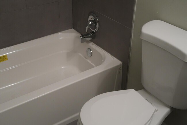 Building Photo - 320 Pennsylvania Ave