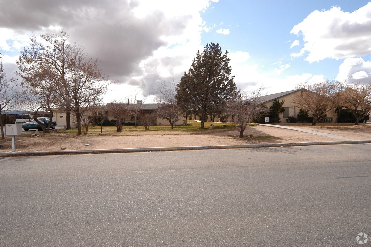 16837 Sultana St, Hesperia, CA 92345 Apartments in Hesperia, CA