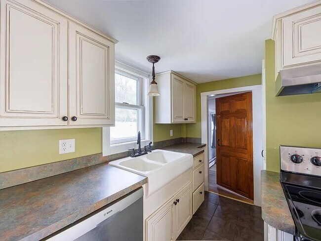 Foto del edificio - 59 Middle Rd